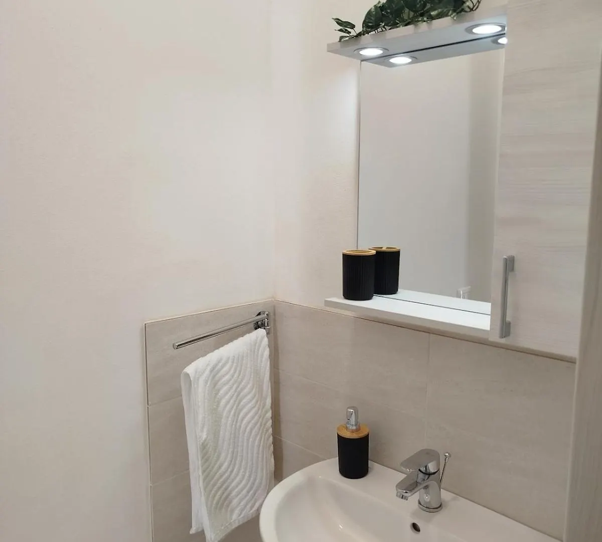 Appartamento Con 2 Camere, Parcheggio E Terrazza Pisa 0*,  Italia