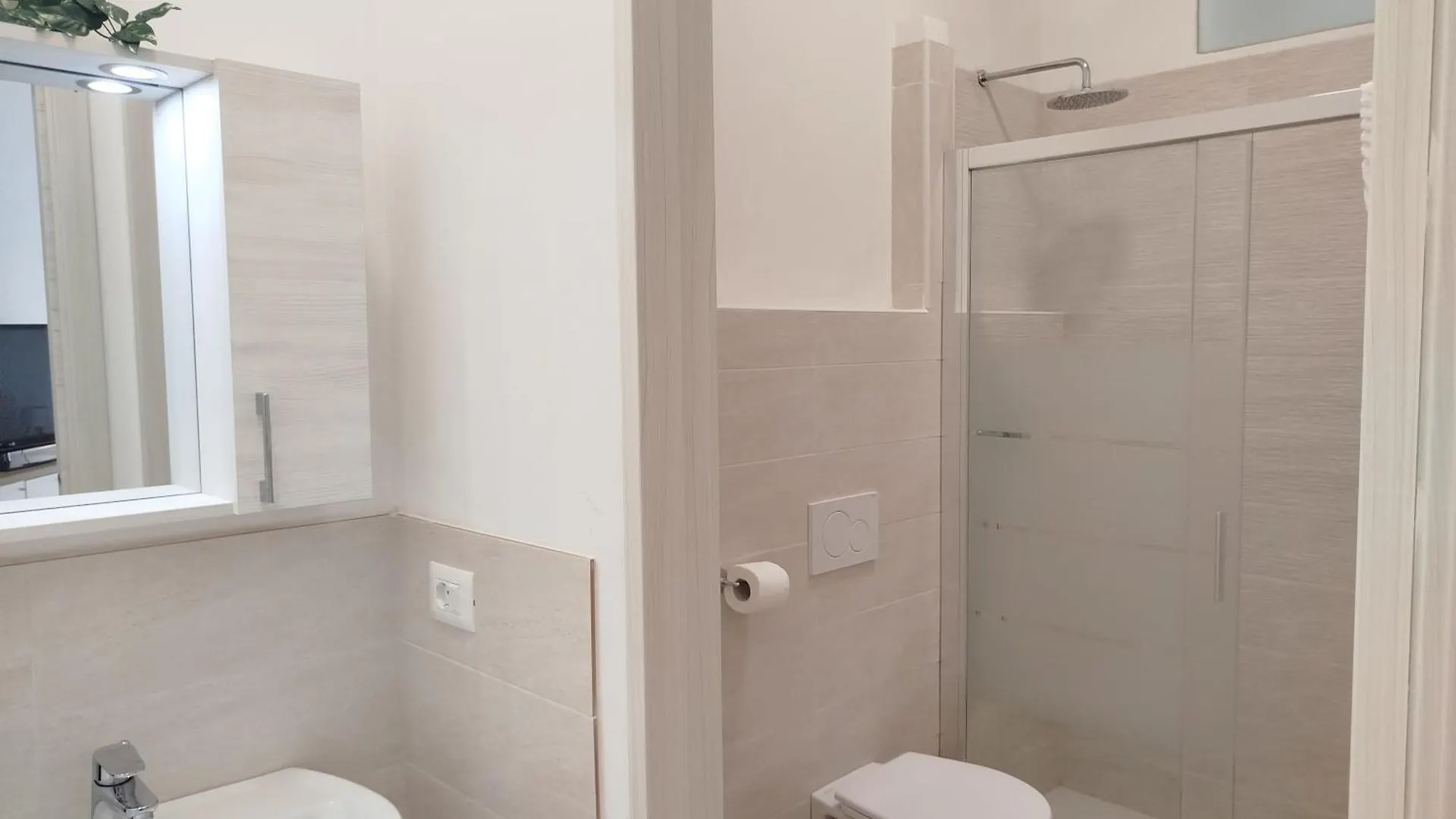 Apartamento Appartamento Con 2 Camere, Parcheggio E Terrazza Pisa Italia